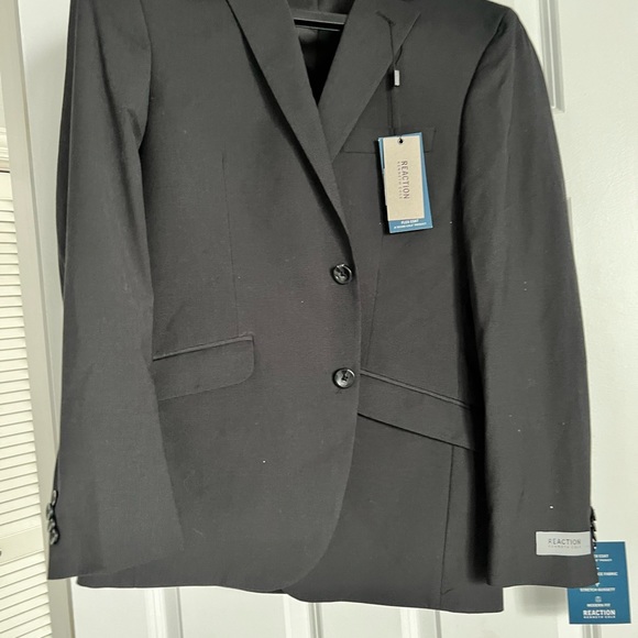 Kenneth Cole Men’s Blazer - Picture 2 of 6